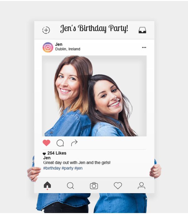 Make all your photos stand out with this sleek and stylish frame, designed to fit the popular A1 size and showcasing your favorite social media platforms.
